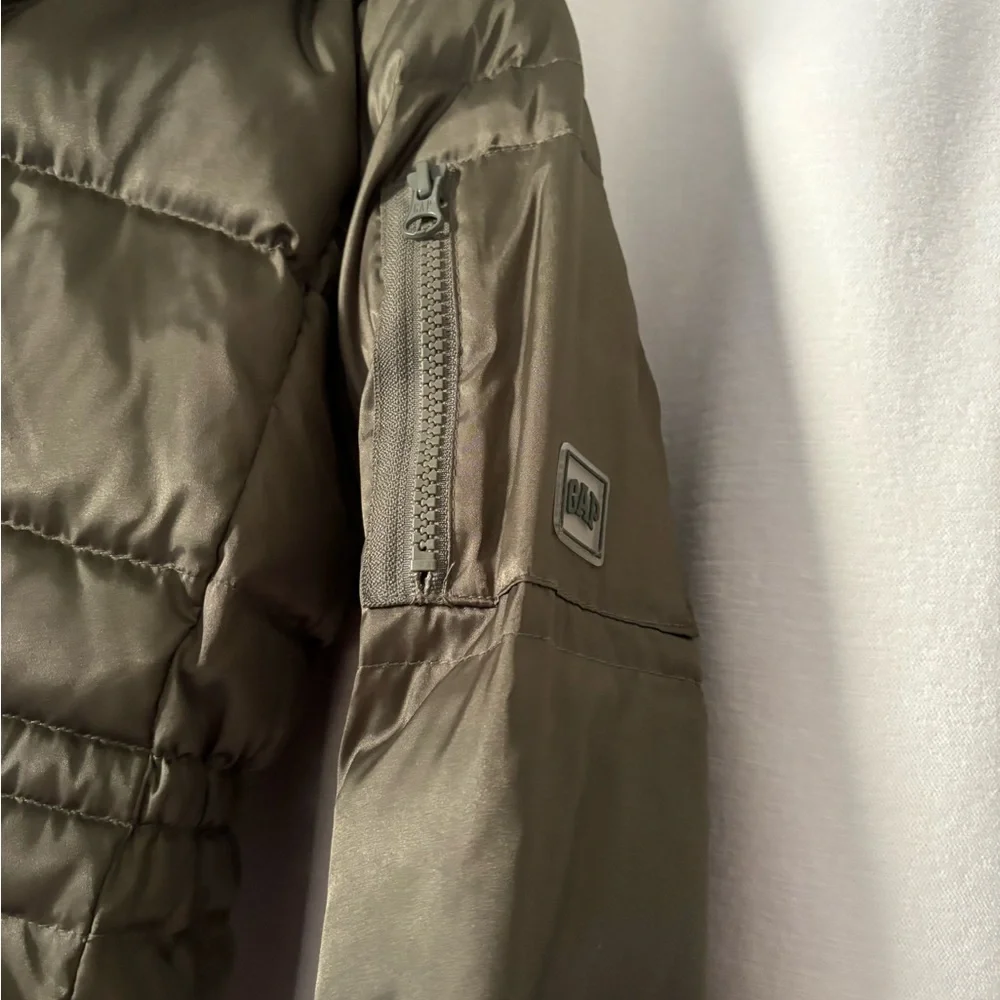 GAP Kids Olive Green Puffer Jacket with Fur Lined Hood size M